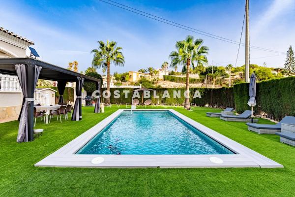 Independent chalet for sale in Urbanización Gran Sol, Calpe
 photo 2