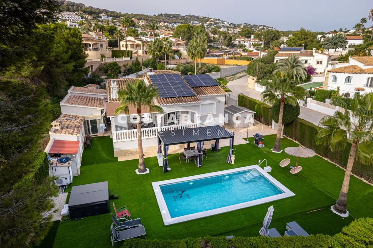 Sale of independent chalet in Urbanización Gran Sol, Calpe
 photo 3
