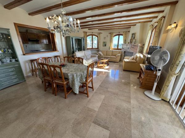 Chalet wolnostojący na sprzedaż w  Urbanización Cometa III, Kalpe photo 4