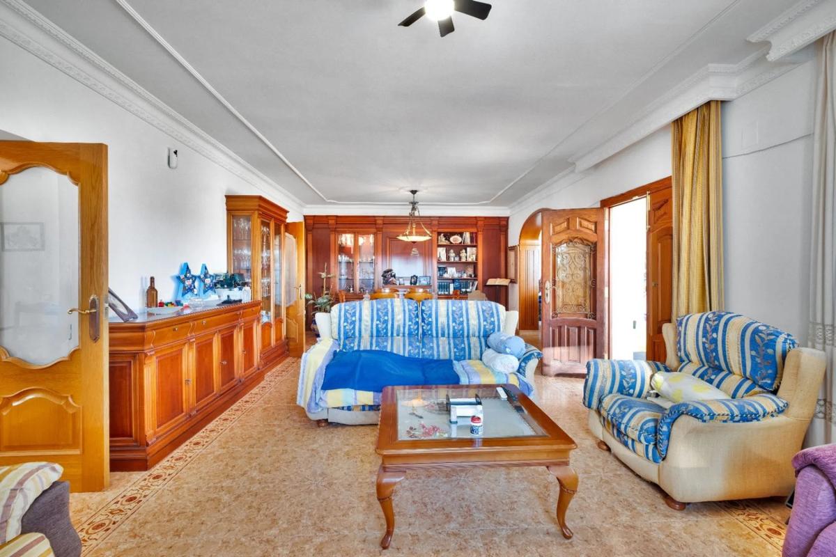 Продажа отдельного шале в  Avenida Casanova, Кальпе photo 4