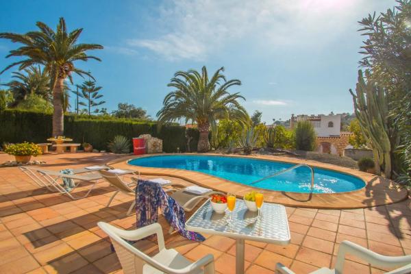 Independent chalet for sale in Canuta, Calpe
thumbnail 1
