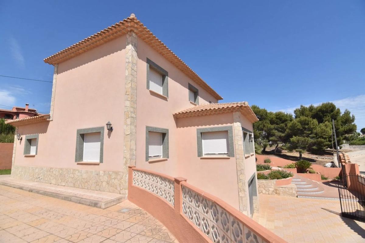 Sale of independent chalet in Partida Los Pinos, Calpe
 photo 3