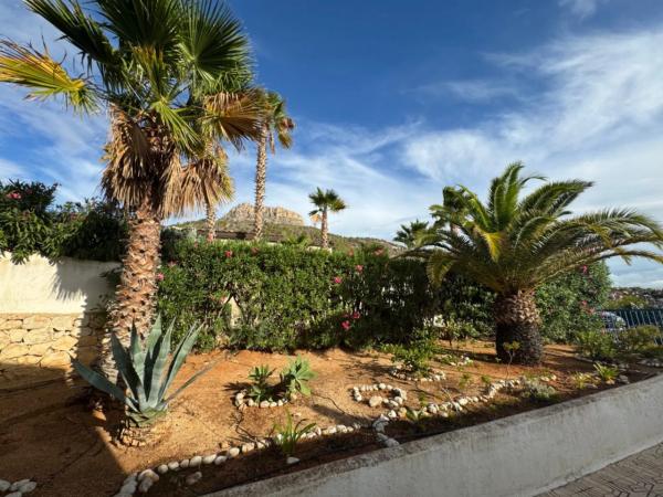 Independent chalet for sale in Urbanización Canuta de Ifach, Calpe
thumbnail 2