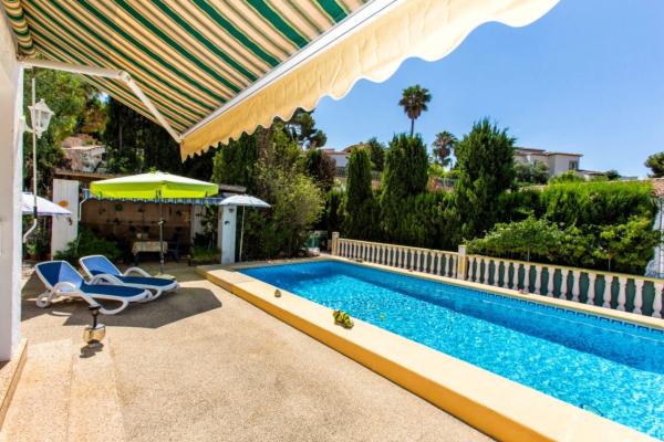 Independent chalet for sale in Urbanización Cometa III, Calpe
 photo 4