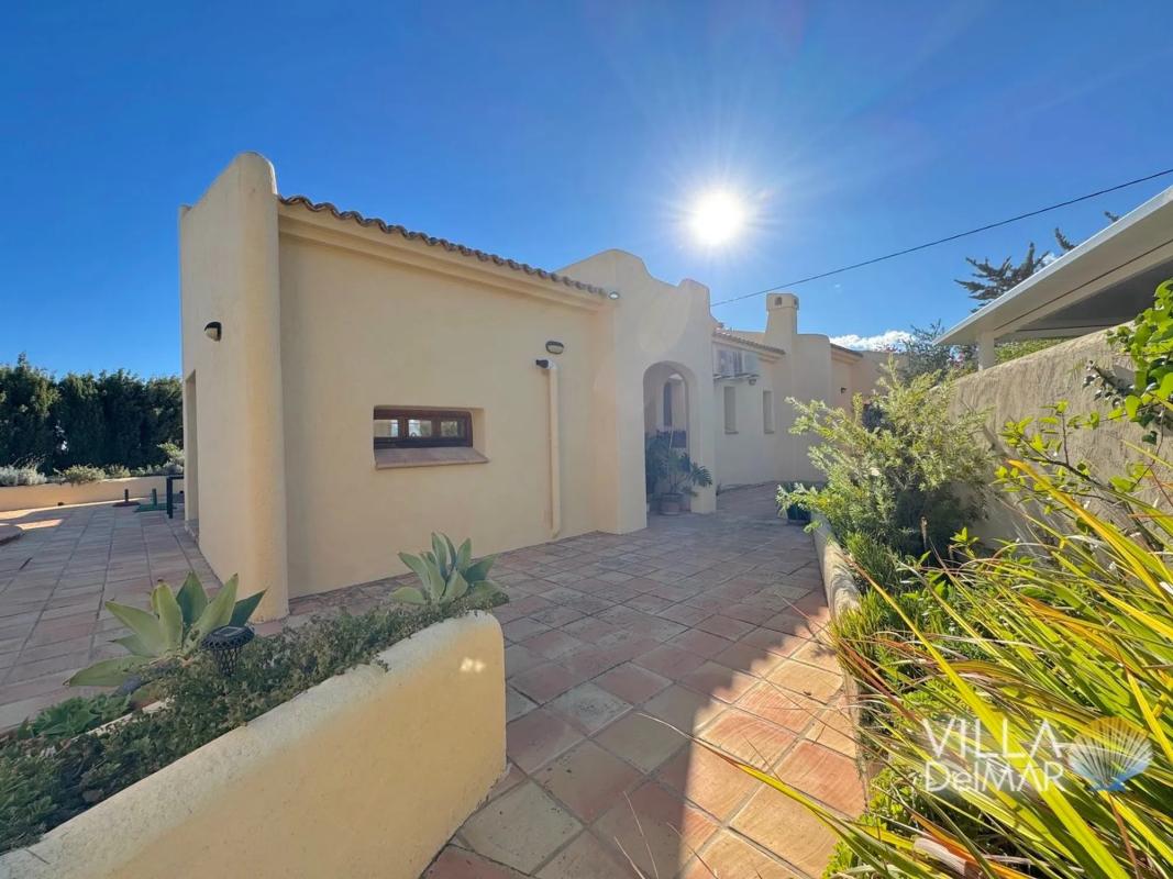 Sale of independent chalet in Urbanización Gran Sol, Calpe
photo 3