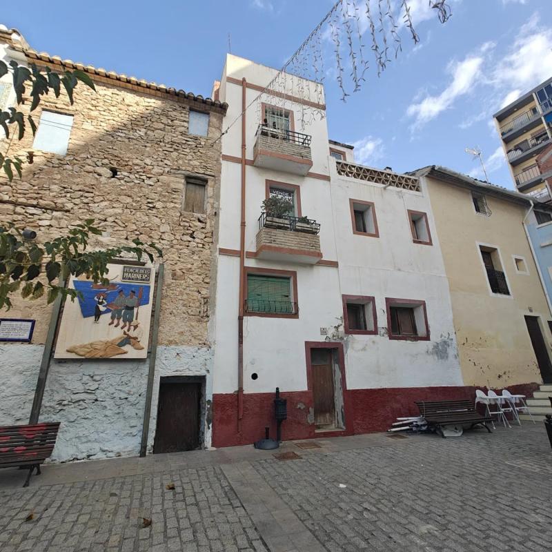 Propiedades en venta y alquiler en España photo 1
