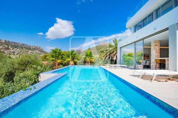Independent chalet for sale in Canuta, Calpe
thumbnail 2