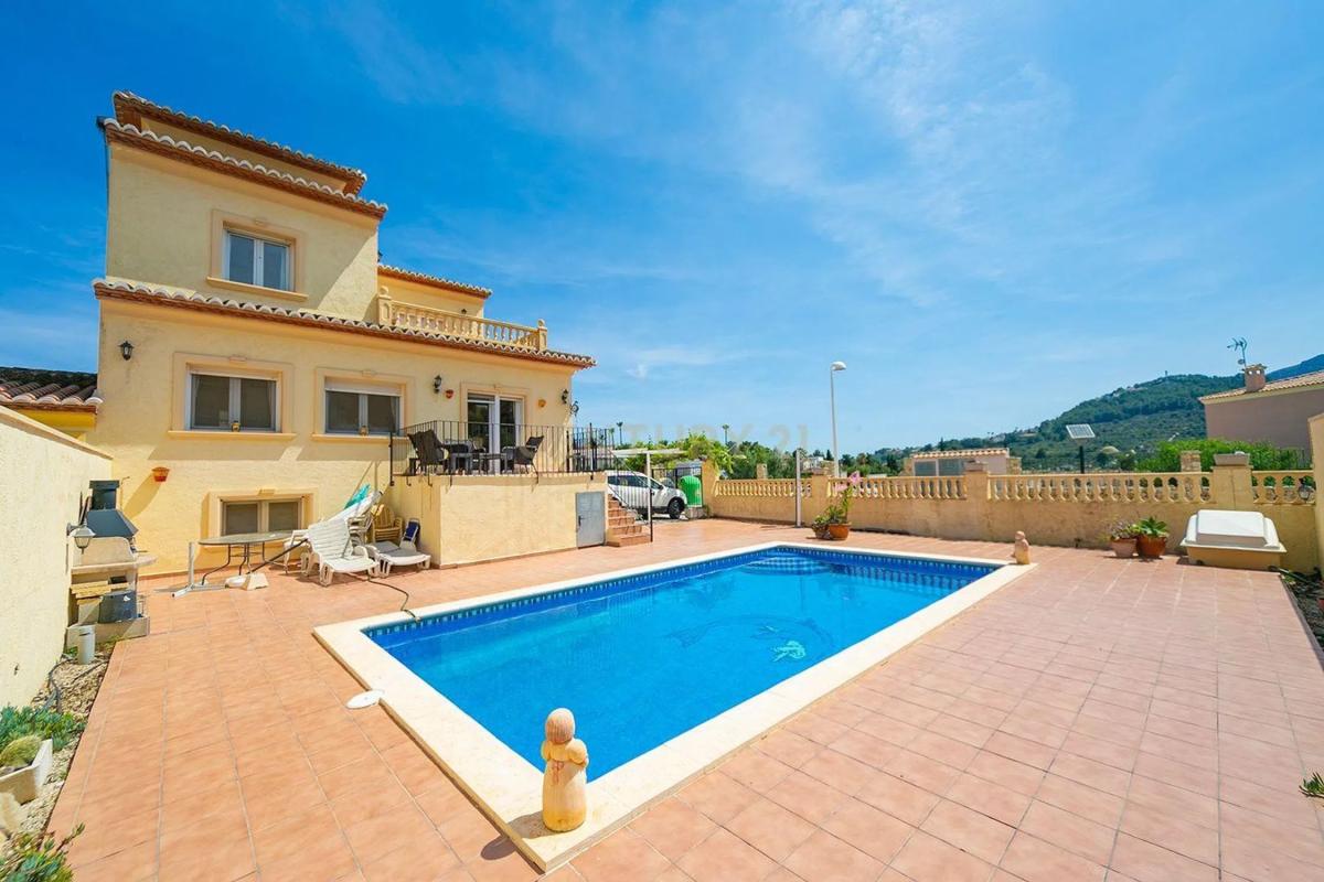 Sale of independent chalet in Partida Empedrola Sup, 27, Calpe
photo 3
