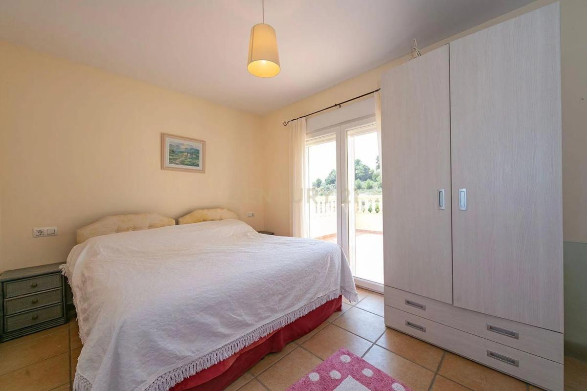 Sale of independent chalet in Partida Empedrola Sup, 27, Calpe
photo 4