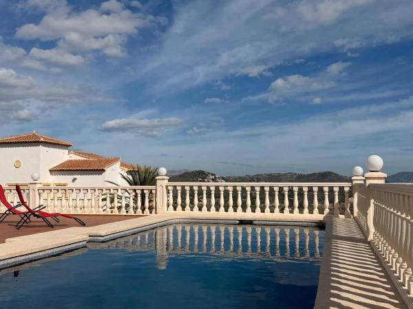 Independent chalet for sale in Partida les Cucarres, Calpe
 photo 1