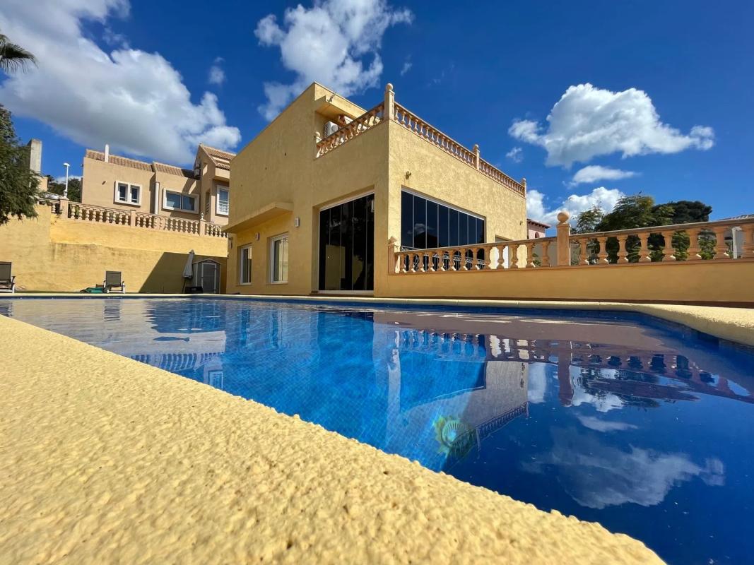 Sale of independent chalet in Avenida la Manzanera, Calpe
photo 3
