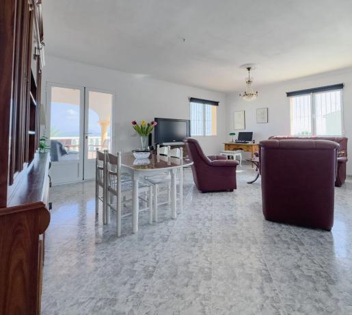 Independent chalet for sale in Calle Isla de Formentera, Calpe
thumbnail 2