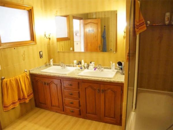 Chalet adosado en calle Alicante photo 1