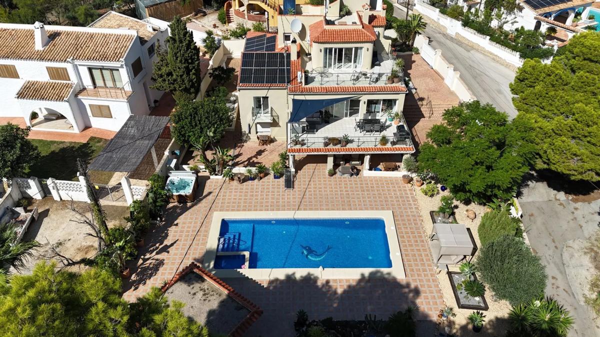 Sale of independent chalet in Cometa-Carrió, Calpe
photo 3