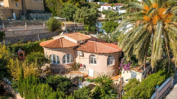 Частный шале на продаже в  maryvilla, Кальпе photo 1