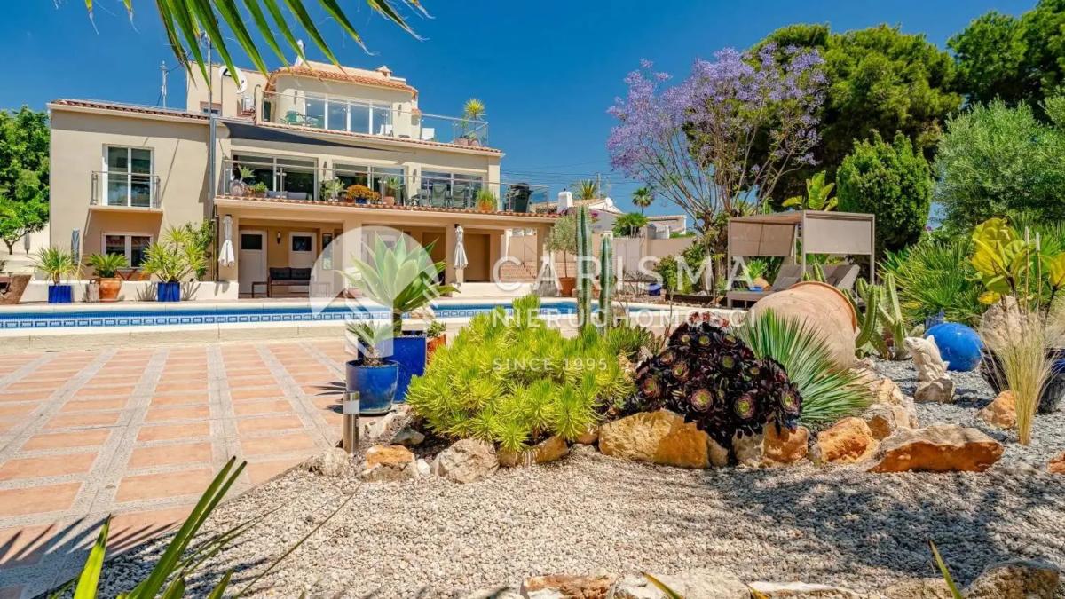 Sale of independent chalet in Cometa-Carrió, Calpe
photo 3