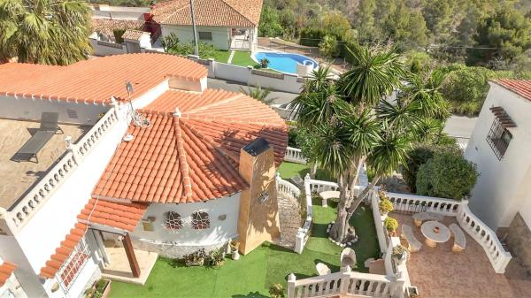 Chalet independiente en venta en Partida Maryvilla, 27 K, Calpe
photo 1