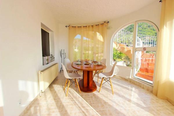Частный шале на продаже в  Partida Maryvilla, Кальпе photo 4