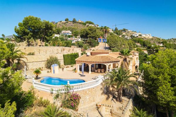 Independent chalet for sale in Partida la Empedrola, Calpe
 photo 1