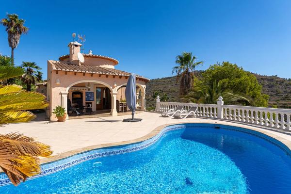 Independent chalet for sale in Partida la Empedrola, Calpe
 photo 3