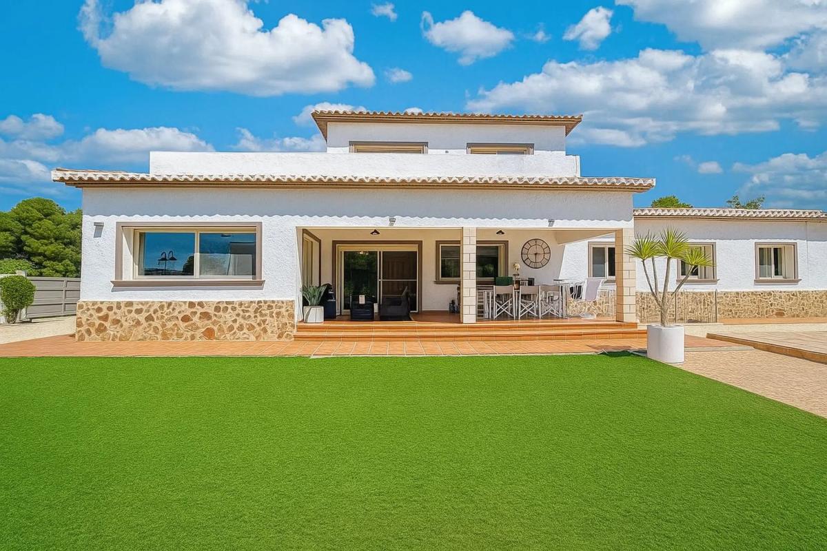 Sale of independent chalet in Canuta, Calpe
photo 2