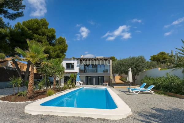 Independent chalet for sale in Cometa-Carrió, Calpe
thumbnail 1
