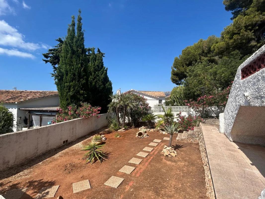 Sale of independent chalet in Partida Carrió Park, Calpe
 photo 3