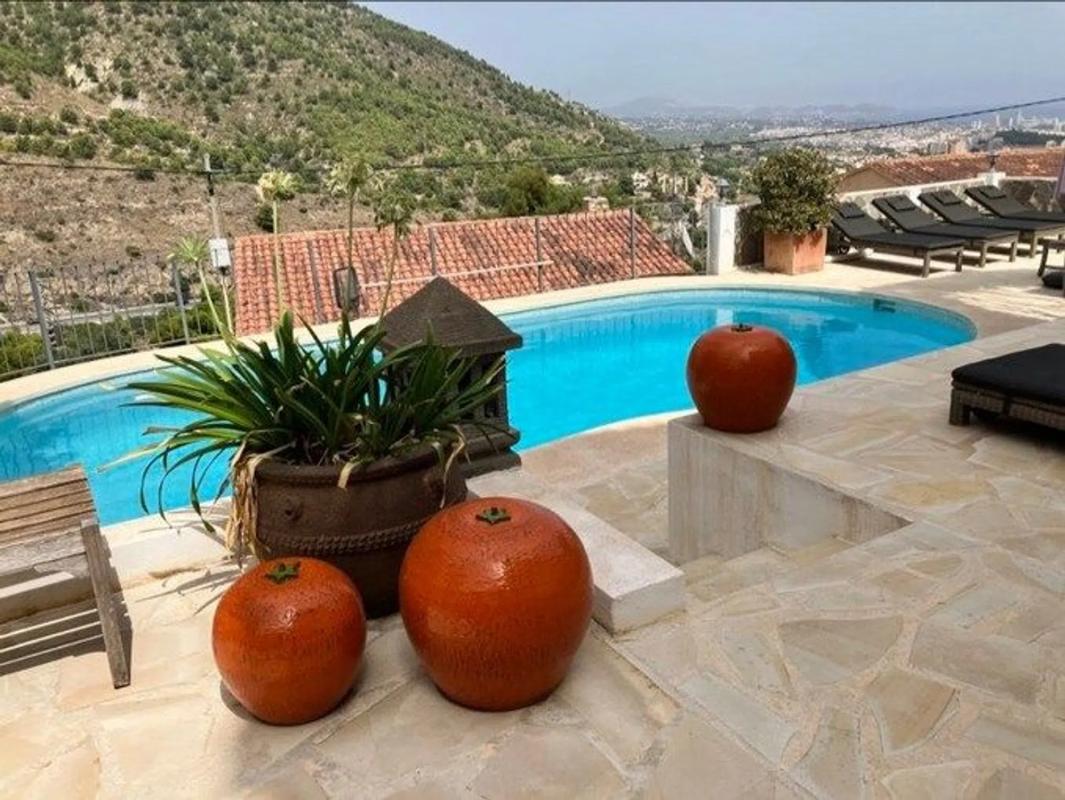 Sprzedaż niezależnego domku jednorodzinnego w Gargasindi, Kalpe photo 1