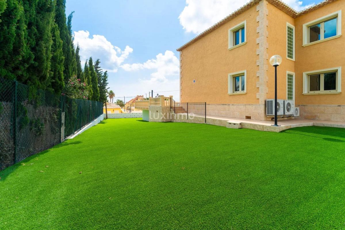 Sale of independent chalet in Canuta, Calpe
photo 2