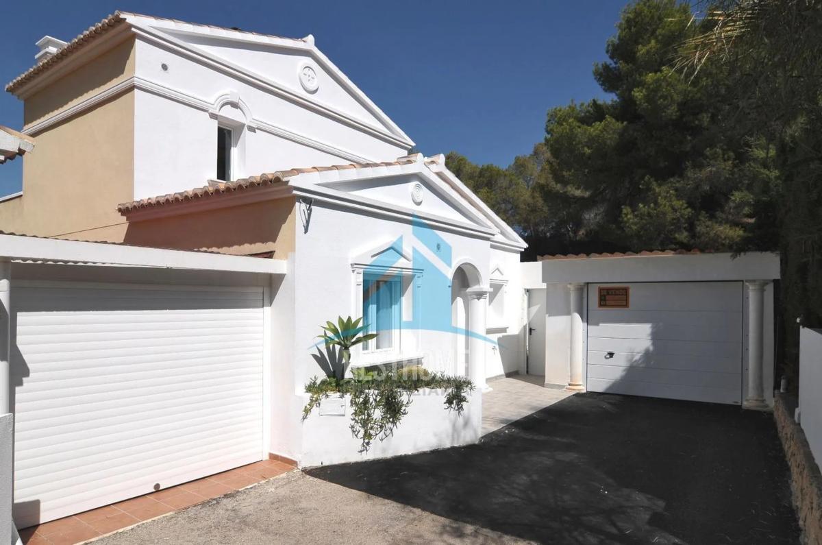 Sale of townhouse in Cometa-Carrió , Calpe photo 1