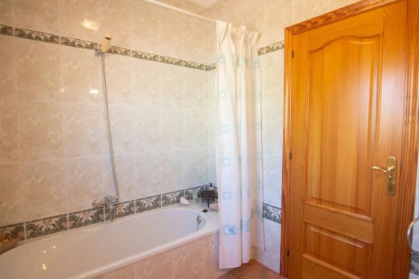 Chalet wolnostojący na sprzedaż w  Urbanización pinos, Kalpe photo 4