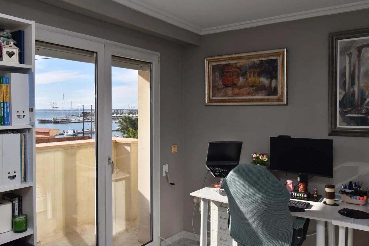 Sale of apartment in Playa Levante, Santa Pola
 photo 2