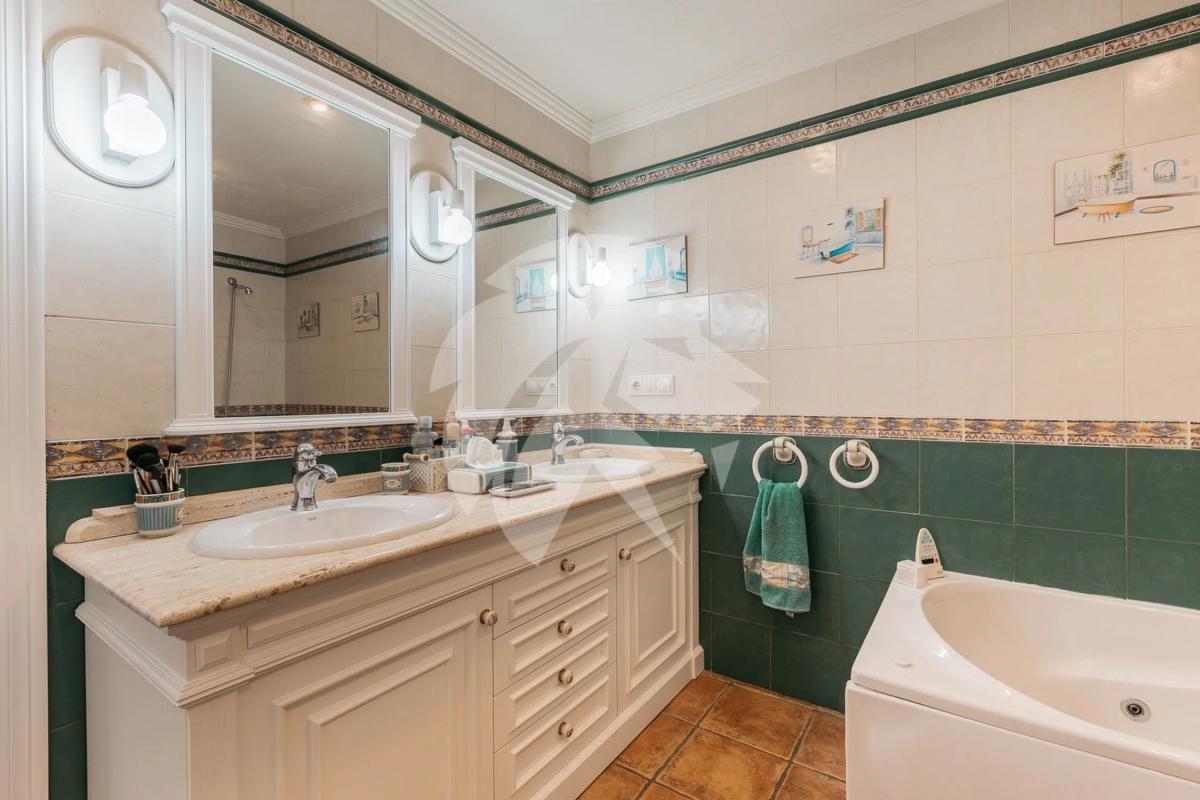 Sale of independent chalet in Zona norte, Santa Pola
photo 2