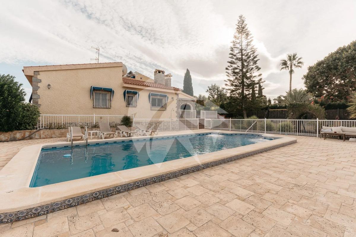 Sale of independent chalet in Zona norte, Santa Pola
photo 3
