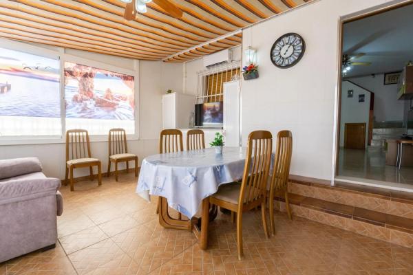 Independent chalet for sale in Calle Biar, Santa Pola
photo 1