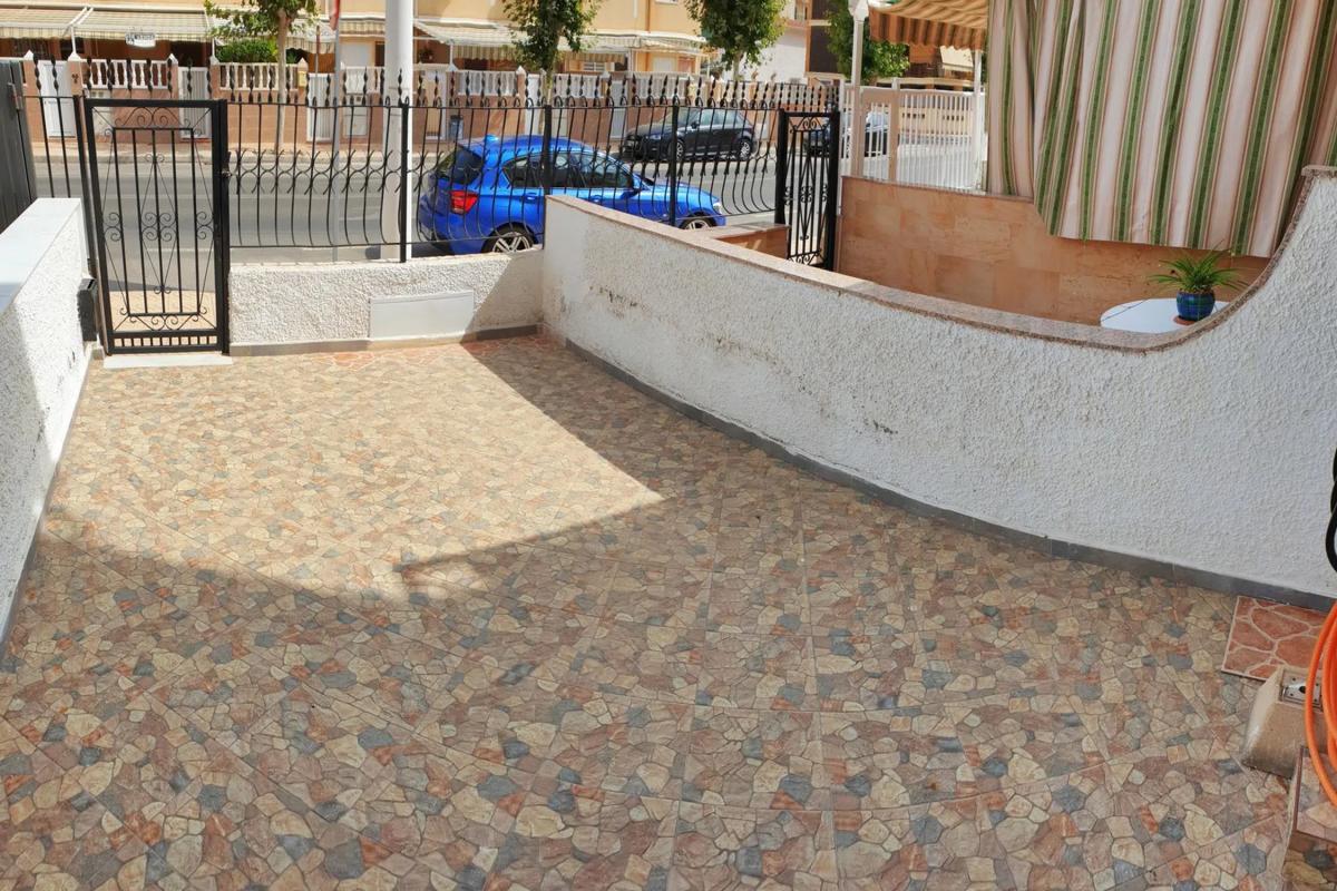 Venta de chalet adosado en  AV ALBACETE , Santa Pola photo 3