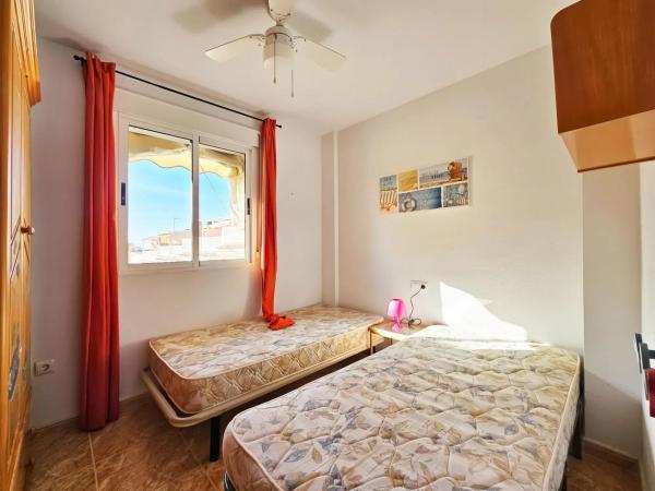 Частный шале на продаже в  Calas de Santiago Bernabeu, Санта Пола photo 3