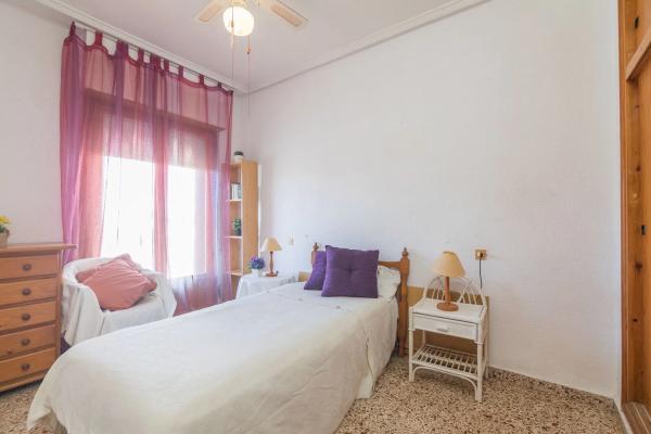 Четырехквартирный дом на продажу на  Avenida Verge del Pilar, 54 , Санта Пола photo 3