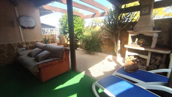 Chalet pareado en calle Logroño photo 1