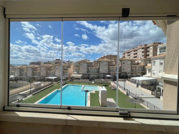 Четырехквартирный дом на продажу на  Avenida de Portugal , Санта Пола photo 1