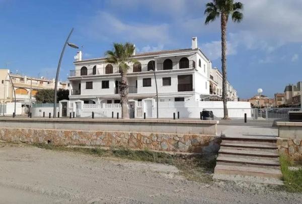 Четырехквартирный дом на продажу на  Tamarit - Playa Lissa , Санта Пола photo 1