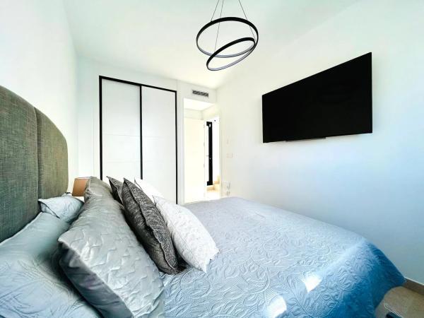 Chalet independiente en venta en Avenida el Fenoll, 21, Guardamar del Segura
 photo 1