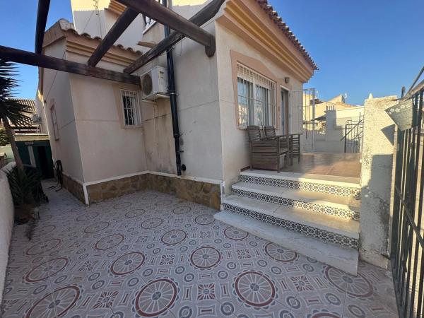 Duplex for sale on Avenida Garcia Rubira, Rojales photo 1