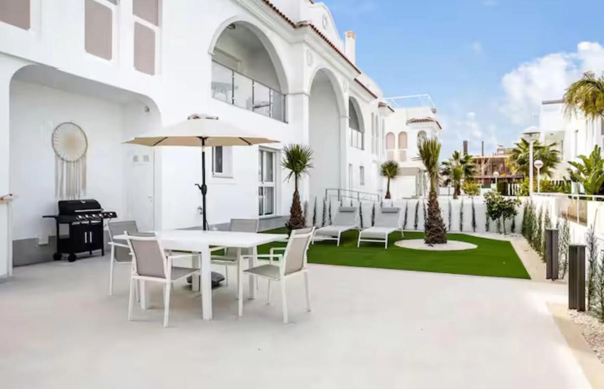 Venta de chalet adosado en Avenida de Málaga, 22 , Rojales photo 1
