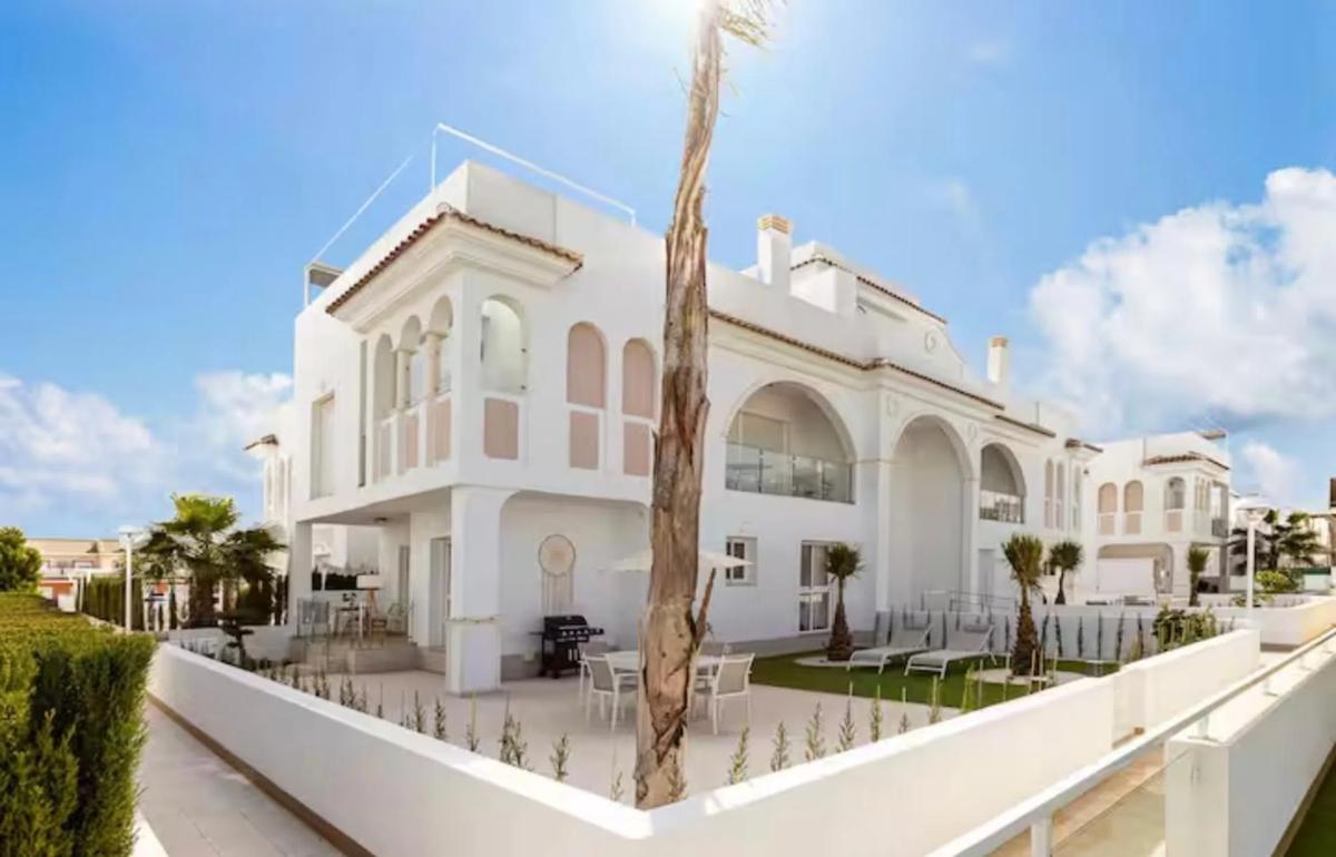 Venta de chalet adosado en Avenida de Málaga, 22 , Rojales photo 3