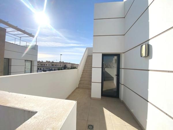 Chalet pareado en avenida de Zamora thumbnail 1