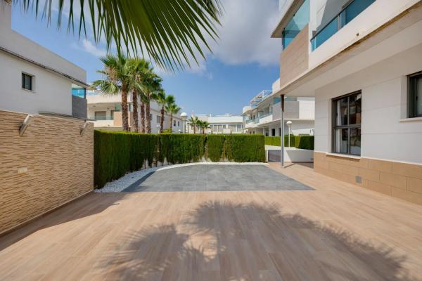 Квартира на продажу на Avenida de Cadiz, Рохалес photo 1