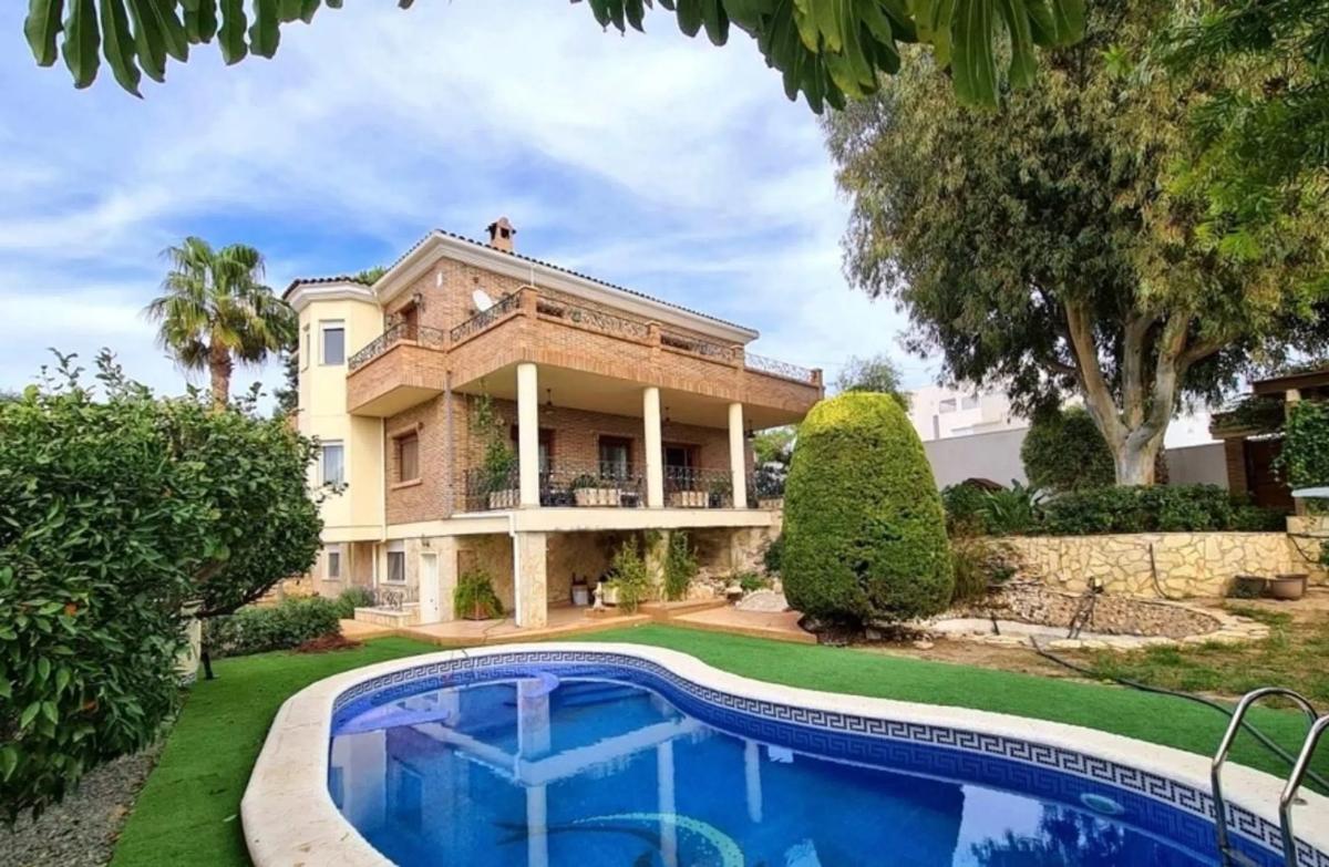 Venta de chalet independiente en Calle de los Almendros, 41, Rojales
photo 2