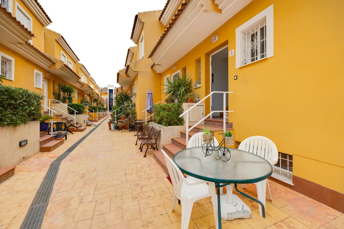 Sale of townhouse in  Calle Rojaleros Ausentes, 33 , Rojales photo 4
