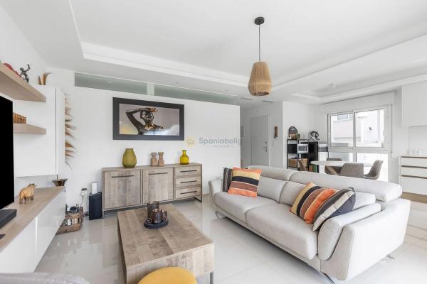 Квартира на продажу на Avenida del Salvador, 55, Рохалес photo 1